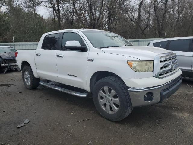 5TFDW5F10BX193483 - 2011 TOYOTA TUNDRA CREWMAX SR5 WHITE photo 4