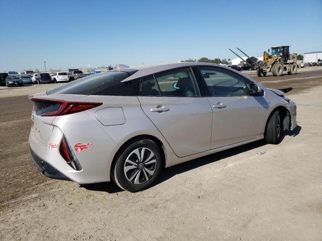 JTDKARFP2J3079699 - 2018 TOYOTA PRIUS PRIM Silber Foto 3