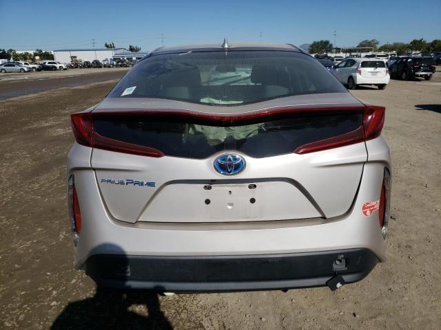 JTDKARFP2J3079699 - 2018 TOYOTA PRIUS PRIM Silber Foto 6