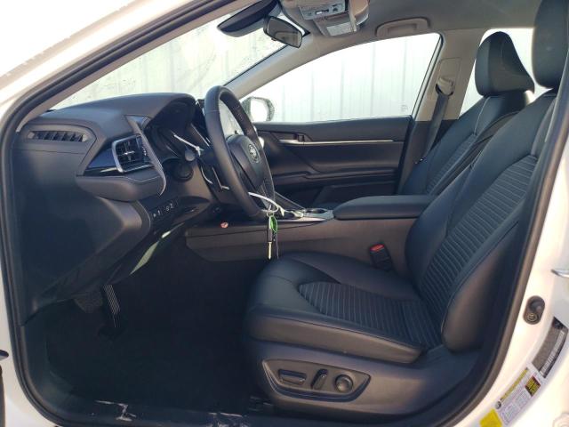 4T1G11AKXPU829190 - 2023 TOYOTA CAMRY SE NIGHT SHADE WHITE photo 7