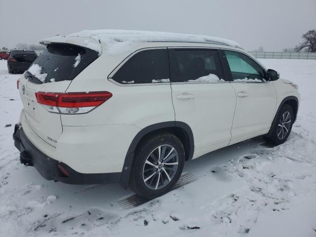 5TDJZRFH9JS556625 - 2018 TOYOTA HIGHLANDER SE WHITE photo 3