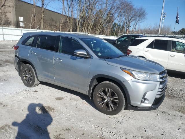 5TDBZRFH5HS412035 - 2017 TOYOTA HIGHLANDER LE SILVER photo 4