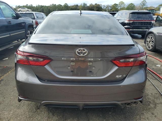 4T1G11AK8RU860957 - 2024 TOYOTA CAMRY SE NIGHT SHADE GRAY photo 6