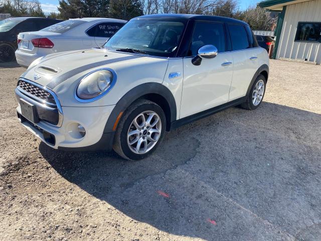 WMWXU3C53F2B66330 - 2015 MINI COOPER S WHITE photo 2