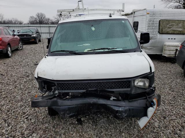 1GCWGAFF6H1344896 - 2017 CHEVROLET EXPRESS G2 WHITE photo 5