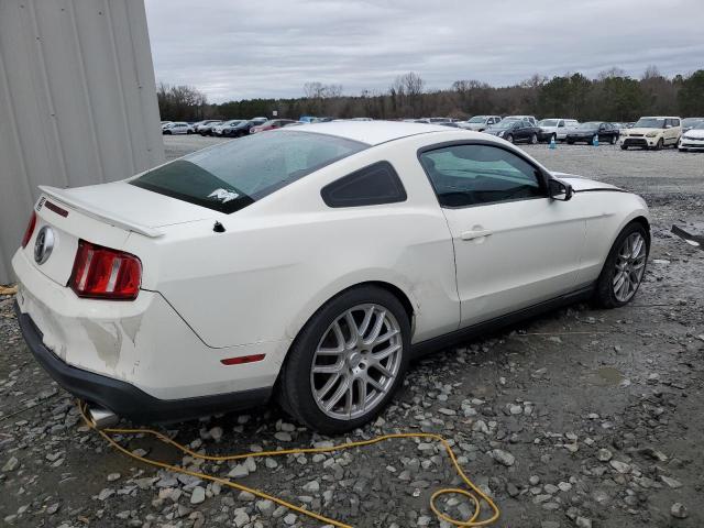 1ZVBP8AMXC5209223 - 2012 FORD MUSTANG WHITE photo 3