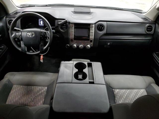 5TFCY5F17JX022749 - 2018 TOYOTA TUNDRA DOUBLE CAB SR/SR5 WHITE photo 8