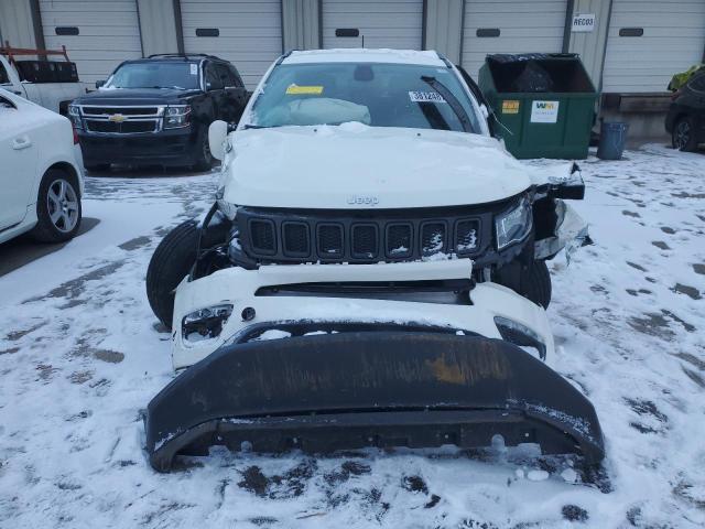 3C4NJDBB2KT678540 - 2019 JEEP COMPASS LATITUDE WHITE photo 5