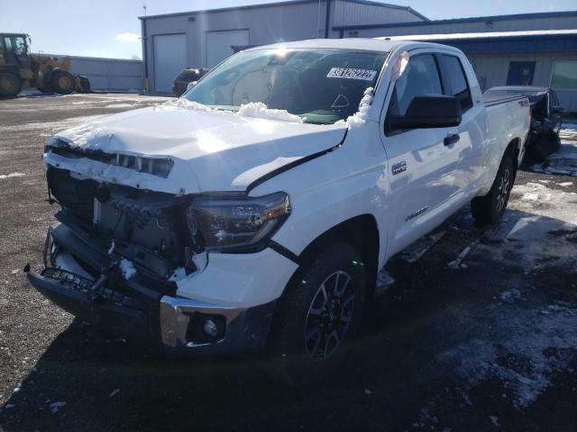 5TFUY5F18LX870632 - 2020 TOYOTA TUNDRA DOUBLE CAB SR/SR5 WHITE photo 2