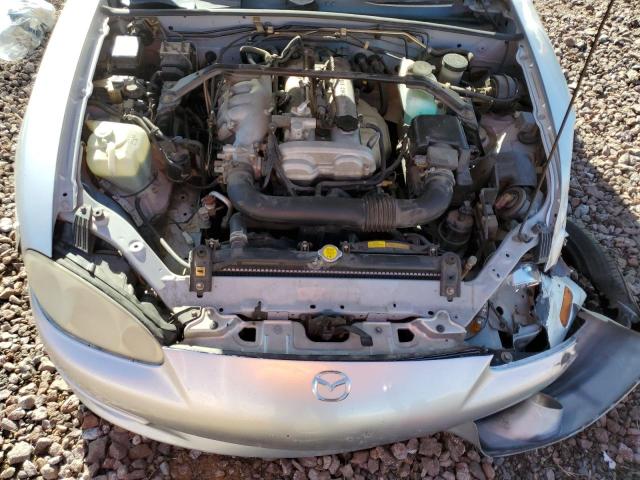 JM1NB353940400875 - 2004 MAZDA MX-5 MIATA BASE SILVER photo 11