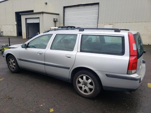 YV1SJ59H442429240 - 2004 VOLVO V70 SILVER photo 2