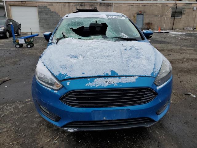 1FADP3FE6GL377349 - 2016 FORD FOCUS SE BLUE photo 5