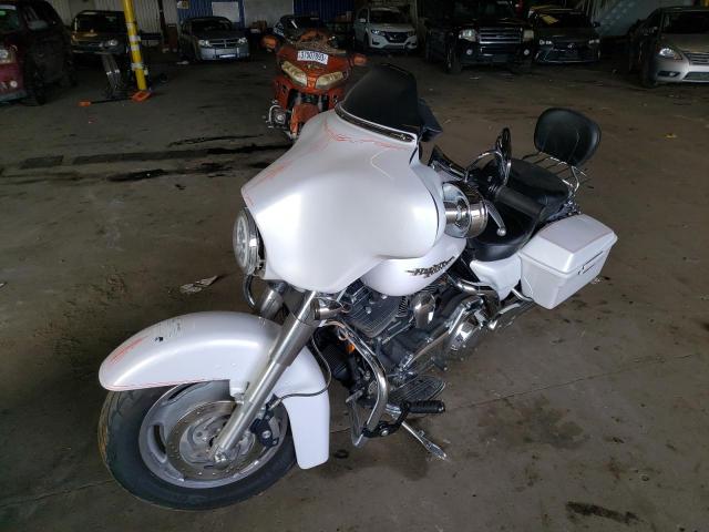 1HD1KB4198Y625795 - 2008 HARLEY-DAVIDSON FLHX WHITE photo 2