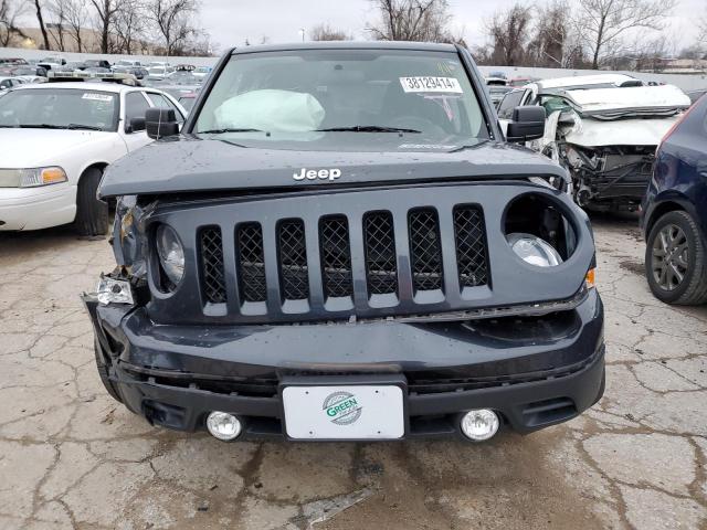 1C4NJPFBXED864719 - 2014 JEEP PATRIOT LATITUDE GRAY photo 5