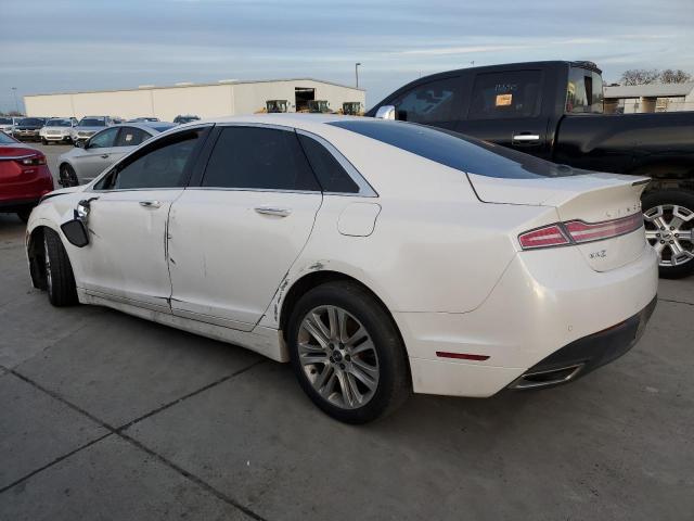 3LN6L2GK4GR629240 - 2016 LINCOLN MKZ WHITE photo 2