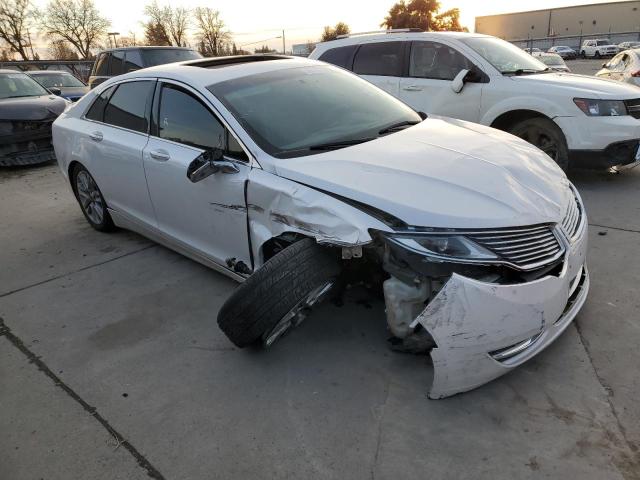 3LN6L2GK4GR629240 - 2016 LINCOLN MKZ WHITE photo 4