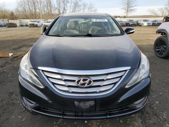 5NPEC4AC5DH617853 - 2013 HYUNDAI SONATA SE BLACK photo 5