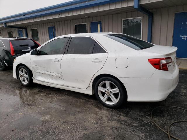 4T1BF1FK2CU501857 - 2012 TOYOTA CAMRY BASE WHITE photo 2