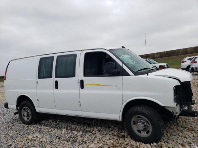 1GCWGAFP6N1243653 - 2022 CHEVROLET EXPRESS G2 WHITE photo 4