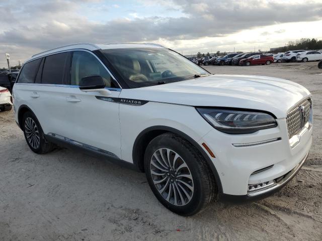 5LM5J7WC5MGL00345 - 2021 LINCOLN AVIATOR RESERVE WHITE photo 4
