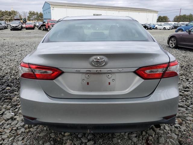 4T1B11HK6JU050747 - 2018 TOYOTA CAMRY L SILVER photo 6