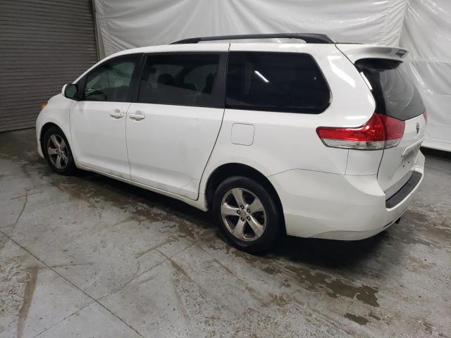 5TDKK3DC2DS392586 - 2013 TOYOTA SIENNA LE WHITE photo 2