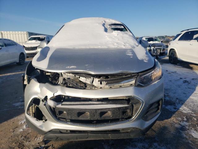 KL7CJNSBXJB580477 - 2018 CHEVROLET TRAX LS SILVER photo 5