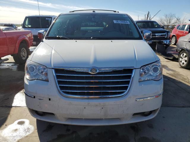 2A4RR6DX7AR137154 - 2010 CHRYSLER TOWN & COU LIMITED WHITE photo 5