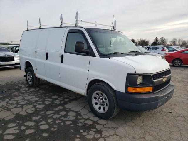 1GCSGAFX4D1136632 - 2013 CHEVROLET EXPRESS G1 WHITE photo 4