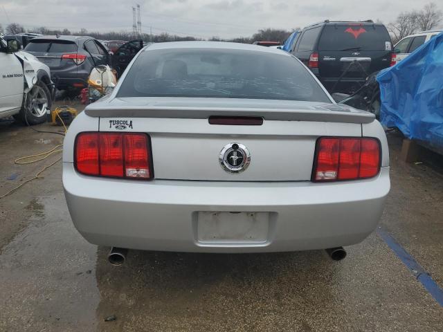 1ZVHT80N985152701 - 2008 FORD MUSTANG SILVER photo 6