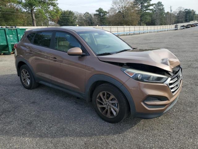 KM8J23A42HU477689 - 2017 HYUNDAI TUCSON SE BROWN photo 4