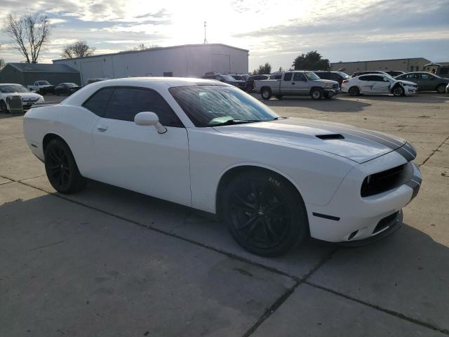 2C3CDZAG4JH204528 - 2018 DODGE CHALLENGER SXT WHITE photo 4