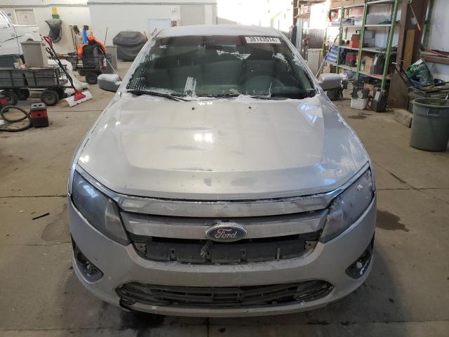 3FAHP0HA3BR306758 - 2011 FORD FUSION SE SILVER photo 5