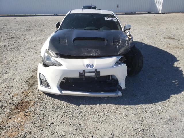JF1ZNAA13D1715673 - 2013 TOYOTA SCION FR-S WHITE photo 5