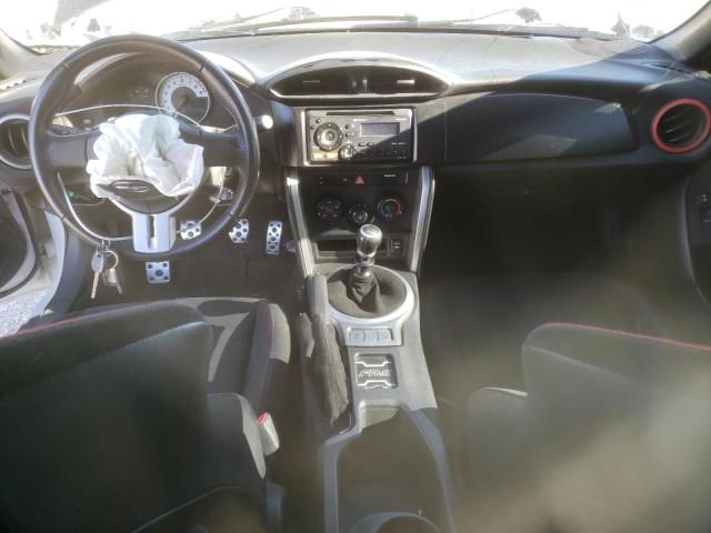 JF1ZNAA13D1715673 - 2013 TOYOTA SCION FR-S WHITE photo 8