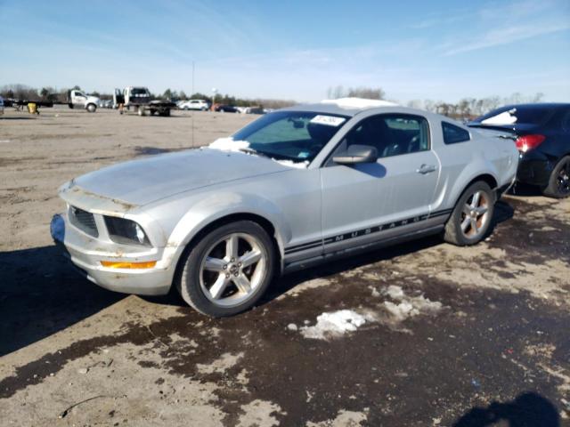 1ZVHT80N985130925 - 2008 FORD MUSTANG SILVER photo 1
