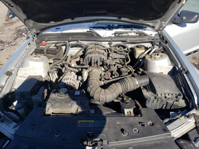 1ZVHT80N985130925 - 2008 FORD MUSTANG SILVER photo 11