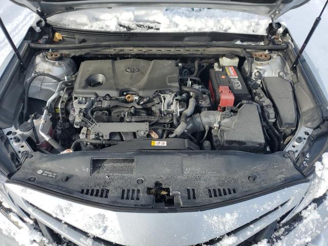 4T1B11HK8JU006281 - 2018 TOYOTA CAMRY L SILVER photo 11