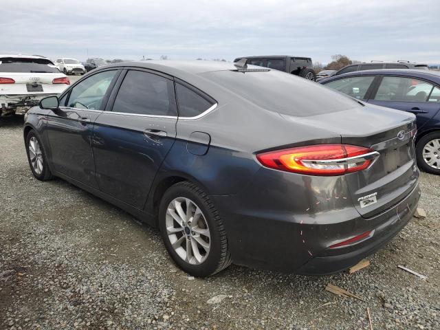 3FA6P0HD8LR120104 - 2020 FORD FUSION SE GRAY photo 2