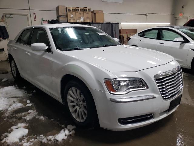 2C3CCAAG1DH732701 - 2013 CHRYSLER 300 WHITE photo 4