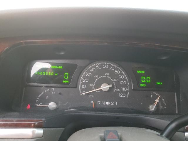 1LNHM81W44Y680111 - 2004 LINCOLN TOWN CAR EXECUTIVE SILVER photo 9