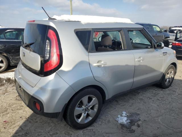 KNDJN2A23J7521529 - 2018 KIA SOUL SILVER photo 3