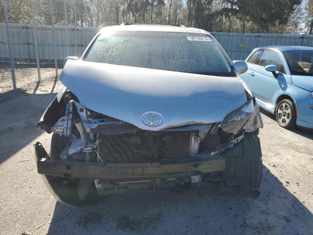 5TDDK3DC8CS034495 - 2012 TOYOTA SIENNA XLE SILVER photo 5