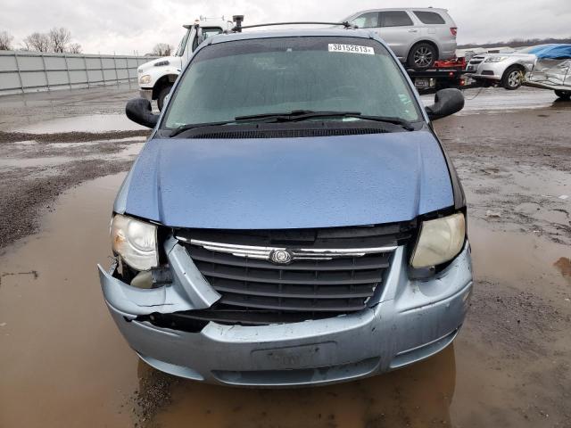 2C4GP54L55R475233 - 2005 CHRYSLER TOWN & COU TOURING ლურჯი ფოტო 5