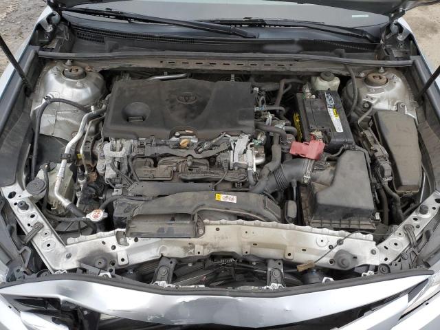 4T1B11HK9JU100735 - 2018 TOYOTA CAMRY L SILVER photo 11