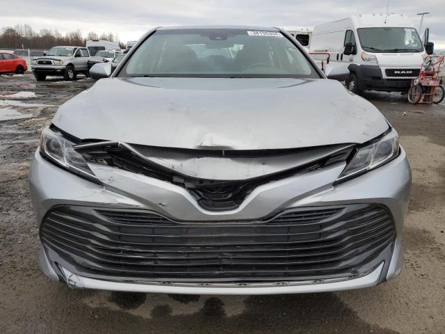 4T1B11HK9JU100735 - 2018 TOYOTA CAMRY L SILVER photo 5