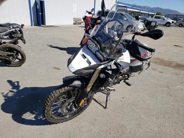 WB10B1500FZ493236 - 2015 BMW F800 GS ADVENTURE WHITE photo 2