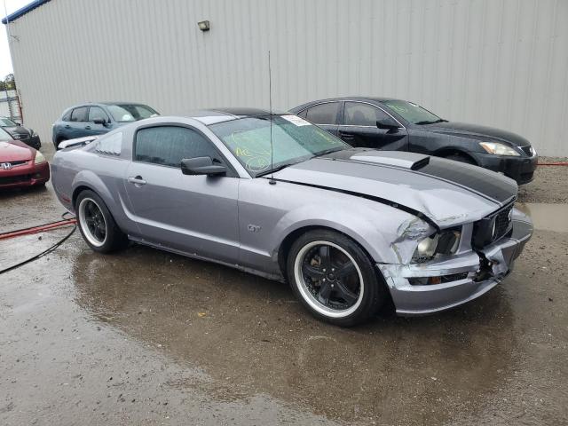 1ZVHT82H775365295 - 2007 FORD MUSTANG GT GRAY photo 4