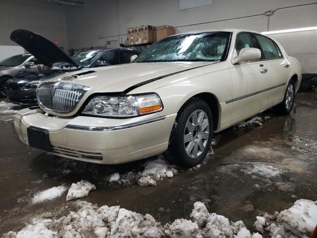 2003 LINCOLN TOWN CARTIER, 