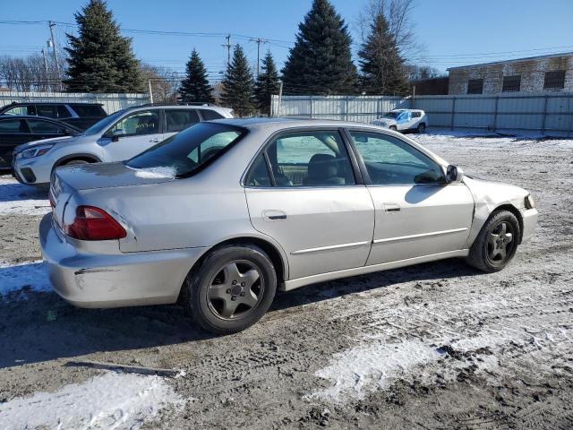 1HGCG1653XA058000 - 1999 HONDA ACCORD EX SILVER photo 3